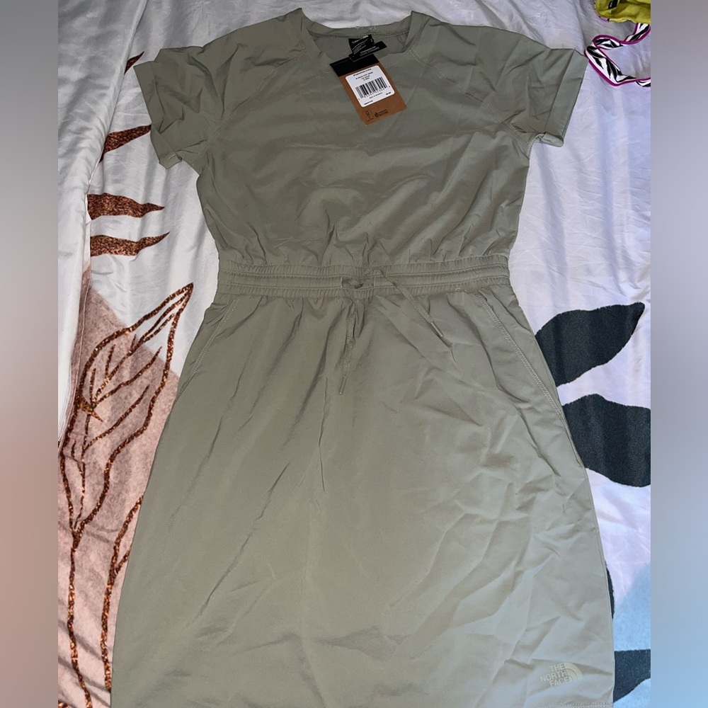 🔥BRAND NEW🔥 THE NORTH FACE DRESS
